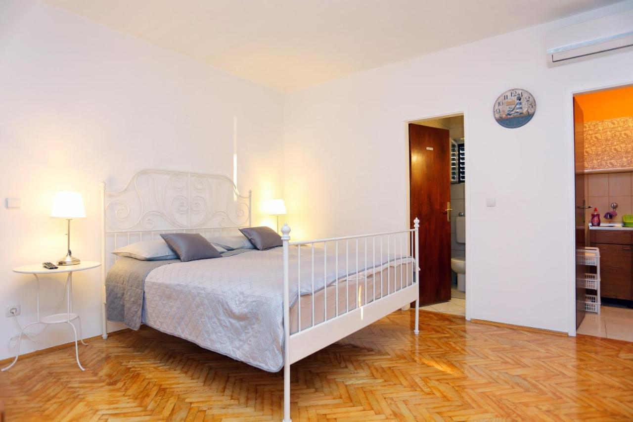 Apartments And Rooms With Parking Space Makarska - 18028 Экстерьер фото
