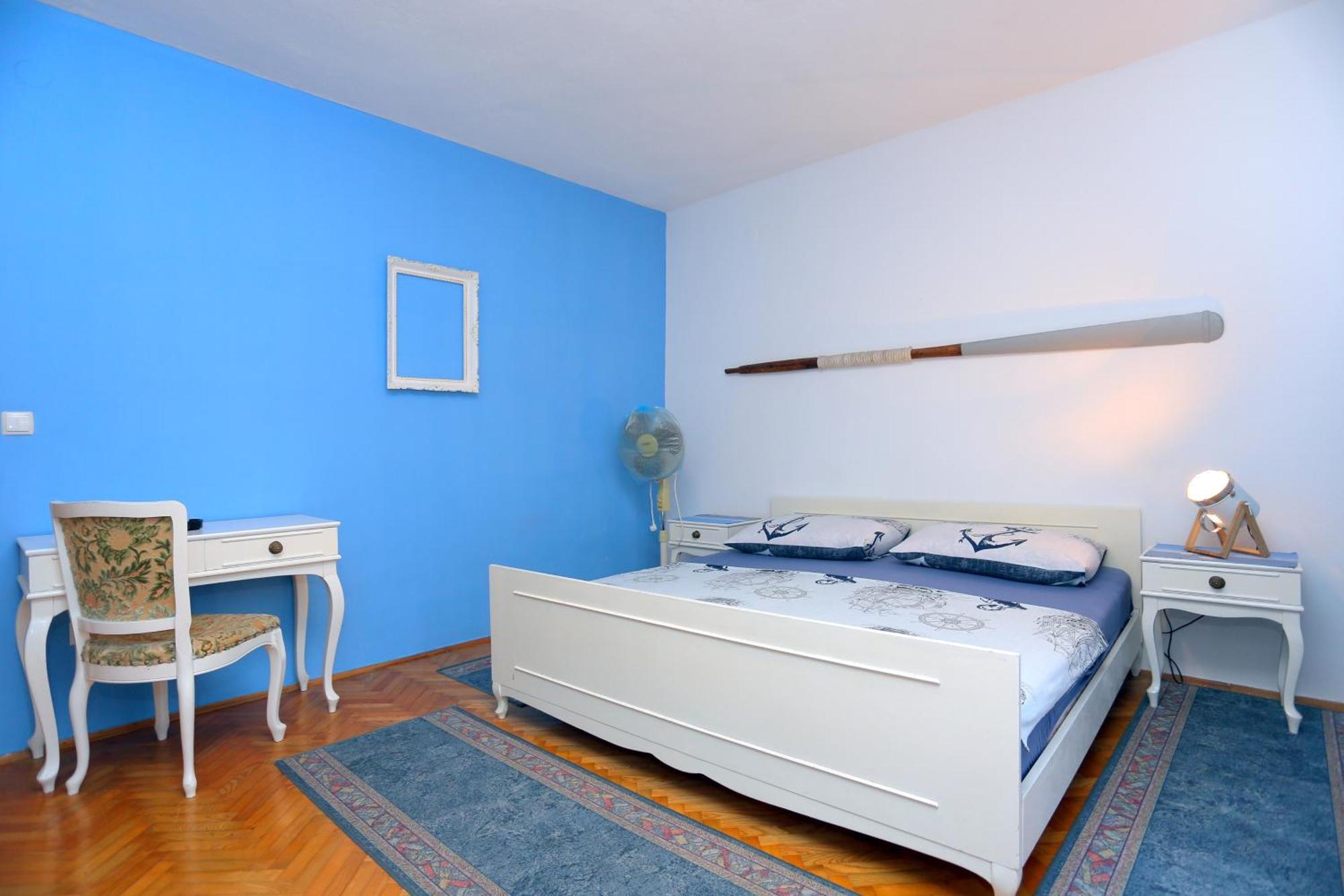 Apartments And Rooms With Parking Space Makarska - 18028 Номер фото